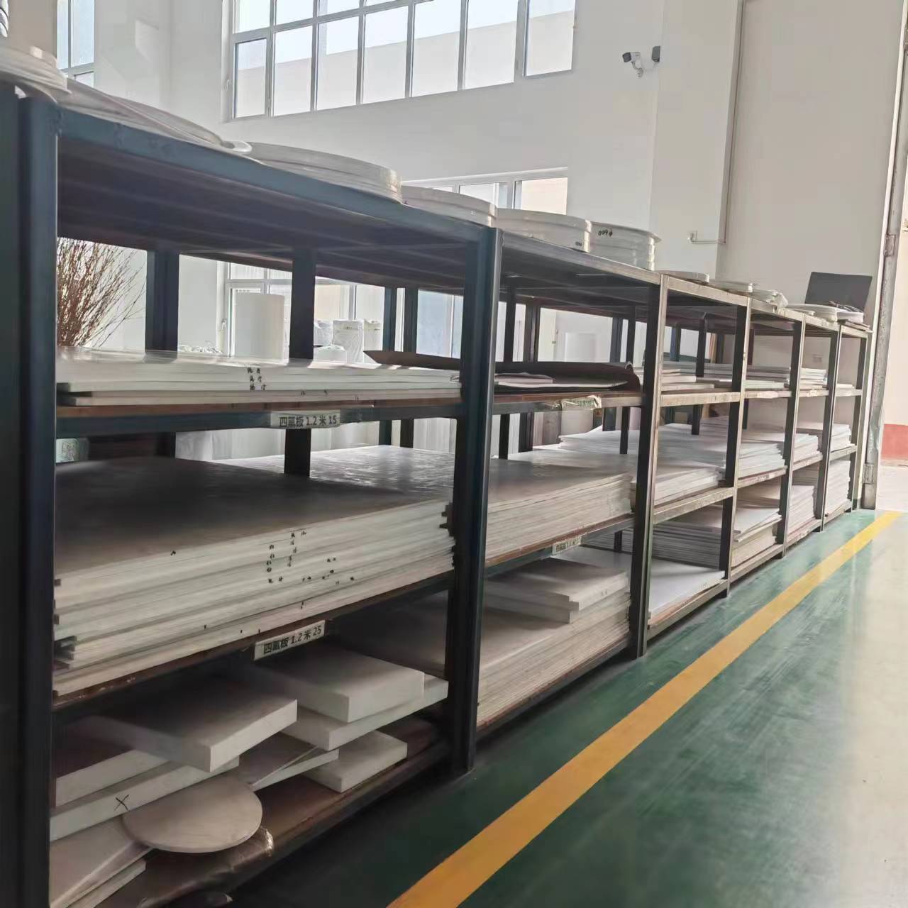 Vorzugspreis für weiße PTFE-Platten - direkt vom erfahrenen Hersteller